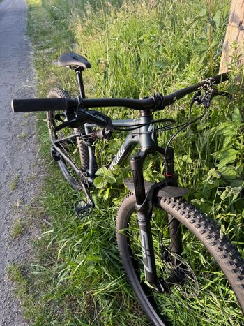Used Specialized Chisel Comp 2025 2025 Mountainbike, Black, 29 — image 11 of 14