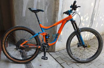 Used Giant Reign 27.5 1 2016 2016 MTB