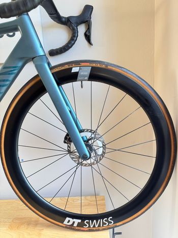 Used Canyon Ultimate CF SLX 8 Di2 2024 2024 Road & Gravel, Green — image 5 of 21