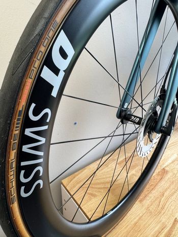 Used Canyon Ultimate CF SLX 8 Di2 2024 2024 Road & Gravel, Green — image 16 of 21