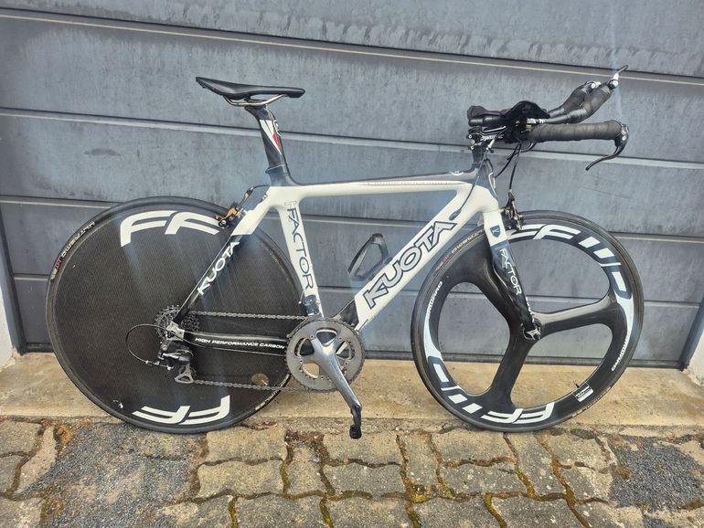 Used Kuoata Kuoata Custom Shimano Dura Ace 2012 Road & Gravel, Schwarz — image 1 of 11