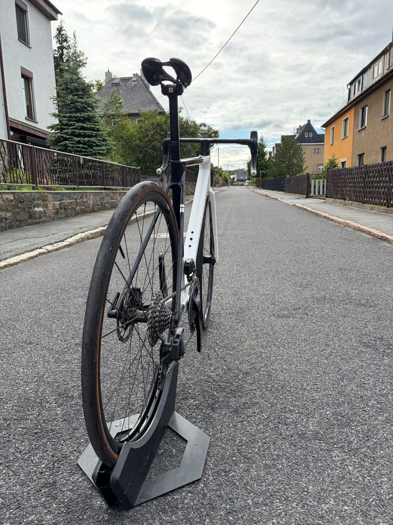 Used Canyon Ultimate CF SL 7 eTap 2023 2023 Road & Gravel — image 3 of 7