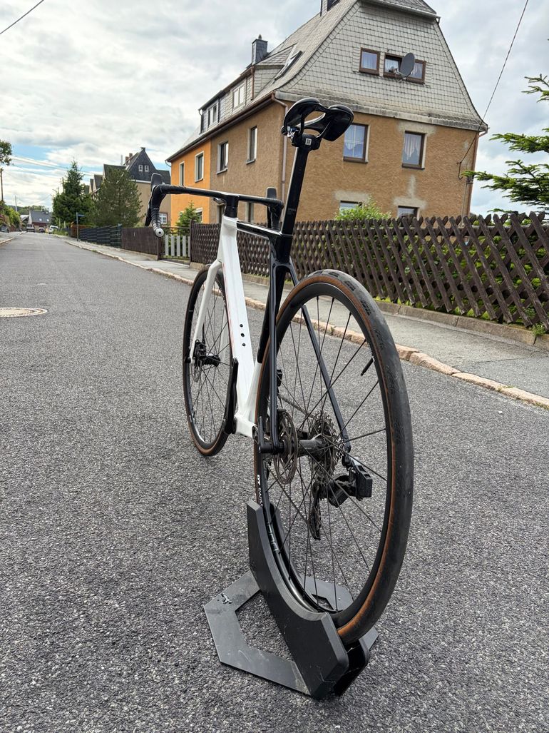 Used Canyon Ultimate CF SL 7 eTap 2023 2023 Road & Gravel — image 6 of 7