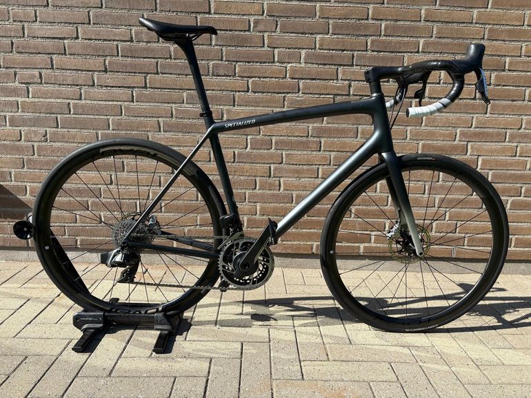 Used Specialized Aethos SRAM Red eTap AXS 2025 Road & Gravel, Green — image 1 of 6