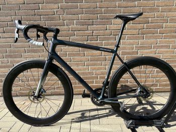 Used Specialized Aethos SRAM Red eTap AXS 2025 Road & Gravel, Green — image 2 of 6