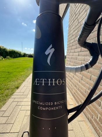 Used Specialized Aethos SRAM Red eTap AXS 2025 Road & Gravel, Green — image 6 of 6