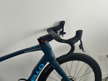 Used Pinarello Prince Disk Force AXS Bike 2021 2021 Road & Gravel, Blau — image 3 of 4