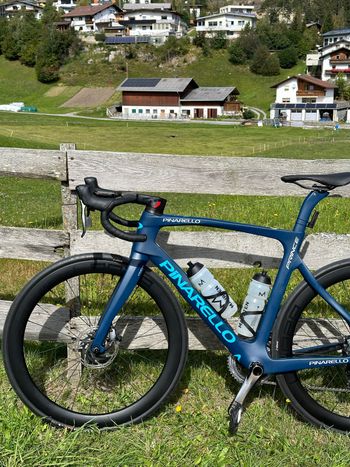 Used Pinarello Prince Disk Force AXS Bike 2021 2021 Road & Gravel, Blau — image 4 of 4
