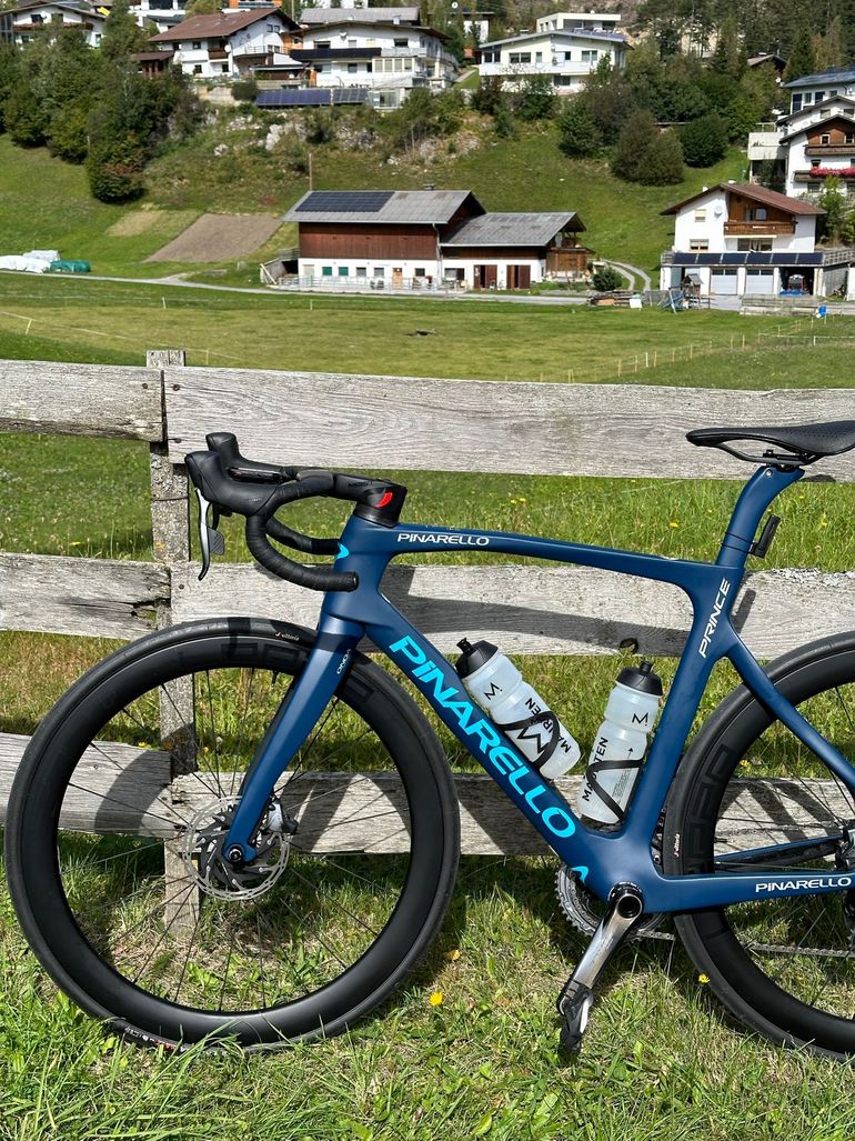 Used Pinarello Prince Disk Force AXS Bike 2021 2021 Road & Gravel, Blau — image 4 of 4