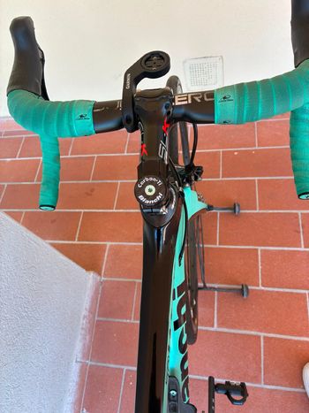 Used Bianchi Oltre XR.4 Dura Ace 2017 2017 Road & Gravel, Green — image 5 of 6