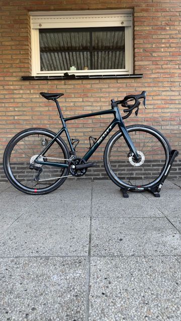 Scott Addict 20 2025 2025 Road & Gravel usato