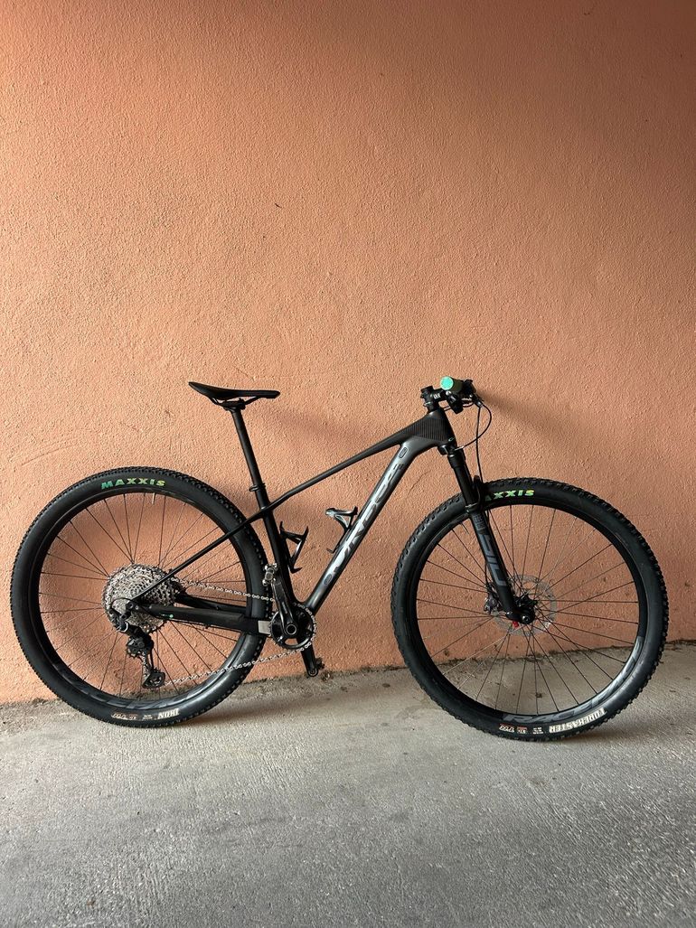 Used Orbea Alma Shimano Deore XT 2020 Mountainbike, Schwarz, 29 — image 1 of 10