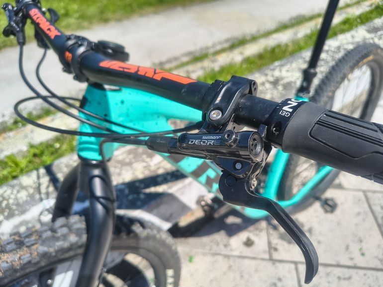 Used Trek Roscoe 7 2023 2023 Mountainbike, Blue, 27.5, 29 — image 6 of 23