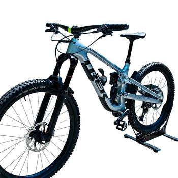 Used Trek Trek Slash 9.8 XT Gen 6 2024 Mountainbike, Light Gray — image 4 of 44