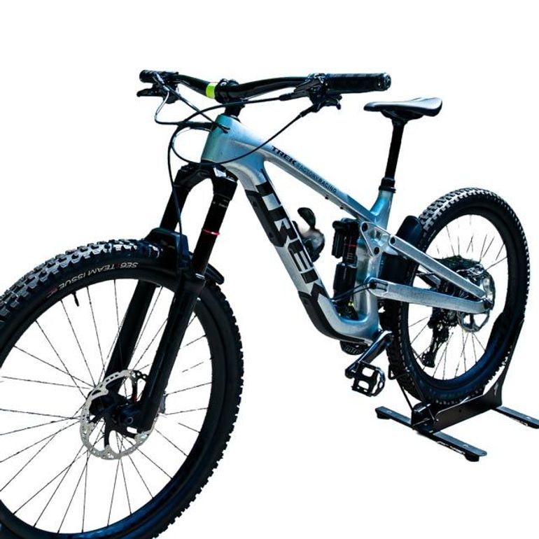Used Trek Trek Slash 9.8 XT Gen 6 2024 Mountainbike, Light Gray — image 4 of 44