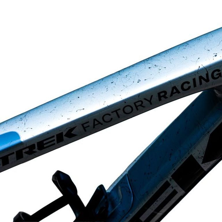 Used Trek Trek Slash 9.8 XT Gen 6 2024 Mountainbike, Light Gray — image 37 of 44