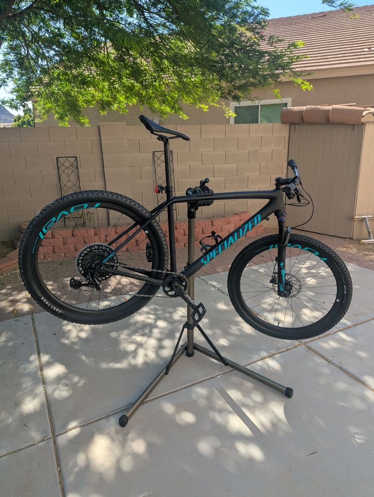 Used Specialized Epic Hardtail Pro 2019 2019 Mountainbike, Black, 29 — image 3 of 5