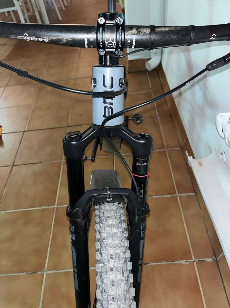 Used BMC Fourstroke AMP LT THREE 2023 2023 Mountainbike, Black, 29 — image 4 of 7