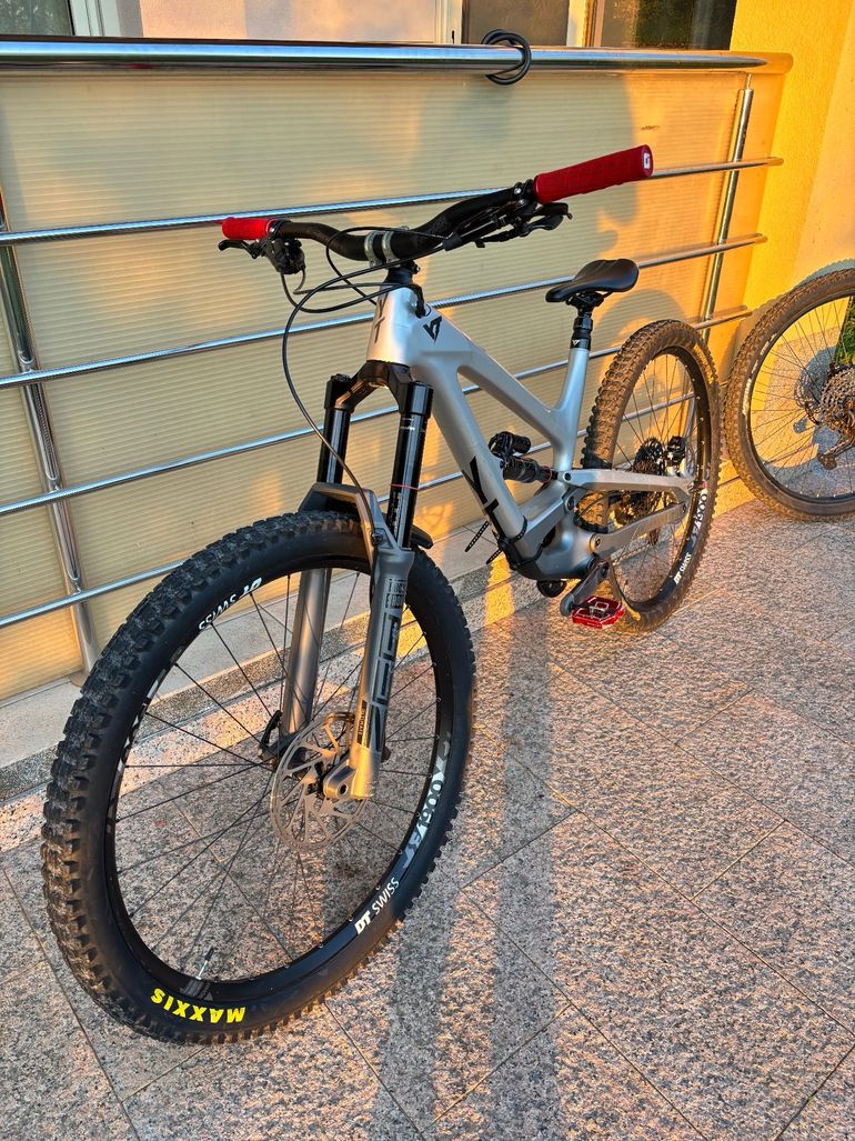 Used YT Industries Capra Blaze 29 2022 2022 Mountainbike, Light Gray, 29 — image 8 of 9