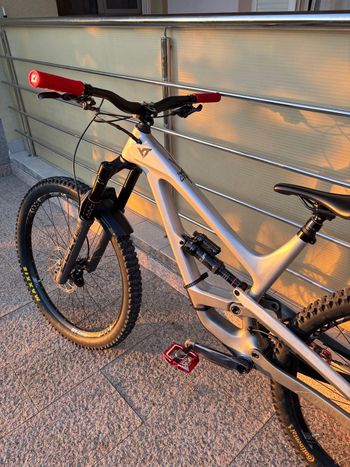 Used YT Industries Capra Blaze 29 2022 2022 Mountainbike, Light Gray, 29 — image 4 of 9