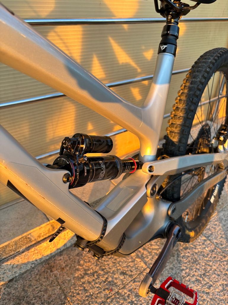 Used YT Industries Capra Blaze 29 2022 2022 Mountainbike, Light Gray, 29 — image 6 of 9