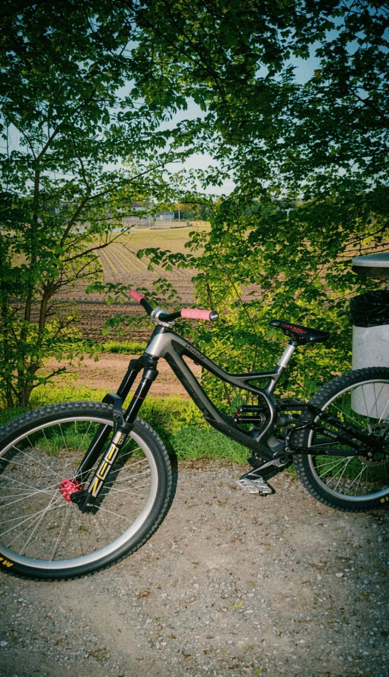 Used Specialized S-Works Demo 8 Frame 2014 2014 Mountainbike, Black, 26 — image 2 of 3