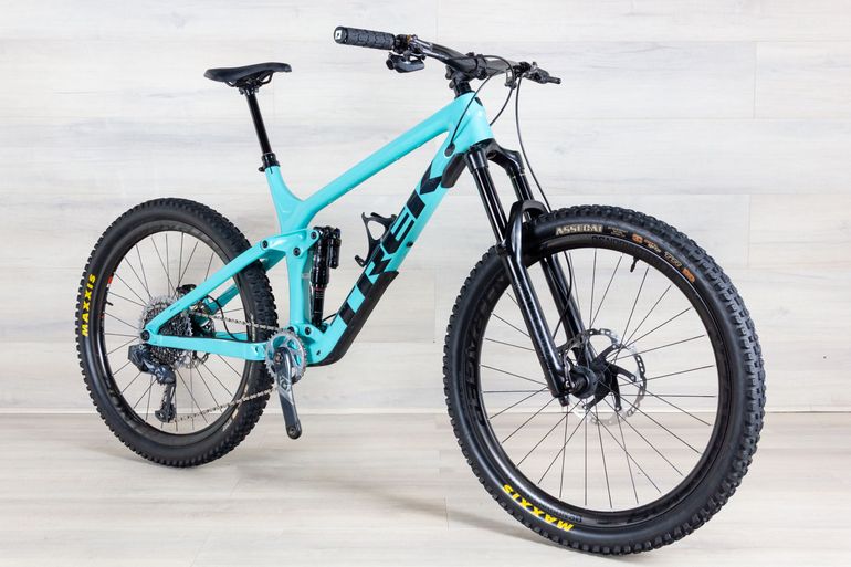 Used Trek Remedy 9.8 2021 Mountainbike, Blue — image 5 of 33