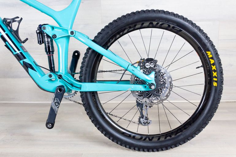Used Trek Remedy 9.8 2021 Mountainbike, Blue — image 21 of 33