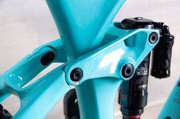 Used Trek Remedy 9.8 2021 Mountainbike, Blue — image 11 of 33