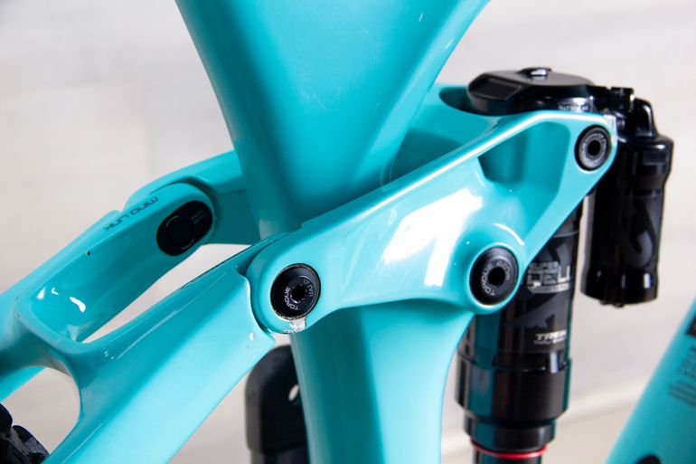 Used Trek Remedy 9.8 2021 Mountainbike, Blue — image 11 of 33