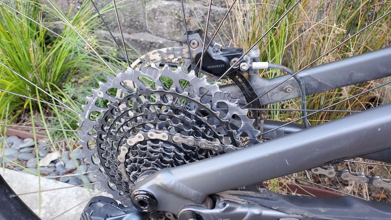 Used Specialized Stumpjumper EVO Alloy LTD 2024 2024 Mountainbike, Light Gray, 29 — image 2 of 12