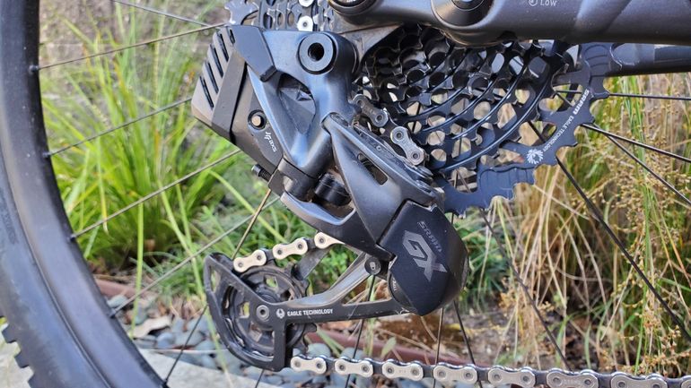 Used Specialized Stumpjumper EVO Alloy LTD 2024 2024 Mountainbike, Light Gray, 29 — image 3 of 12