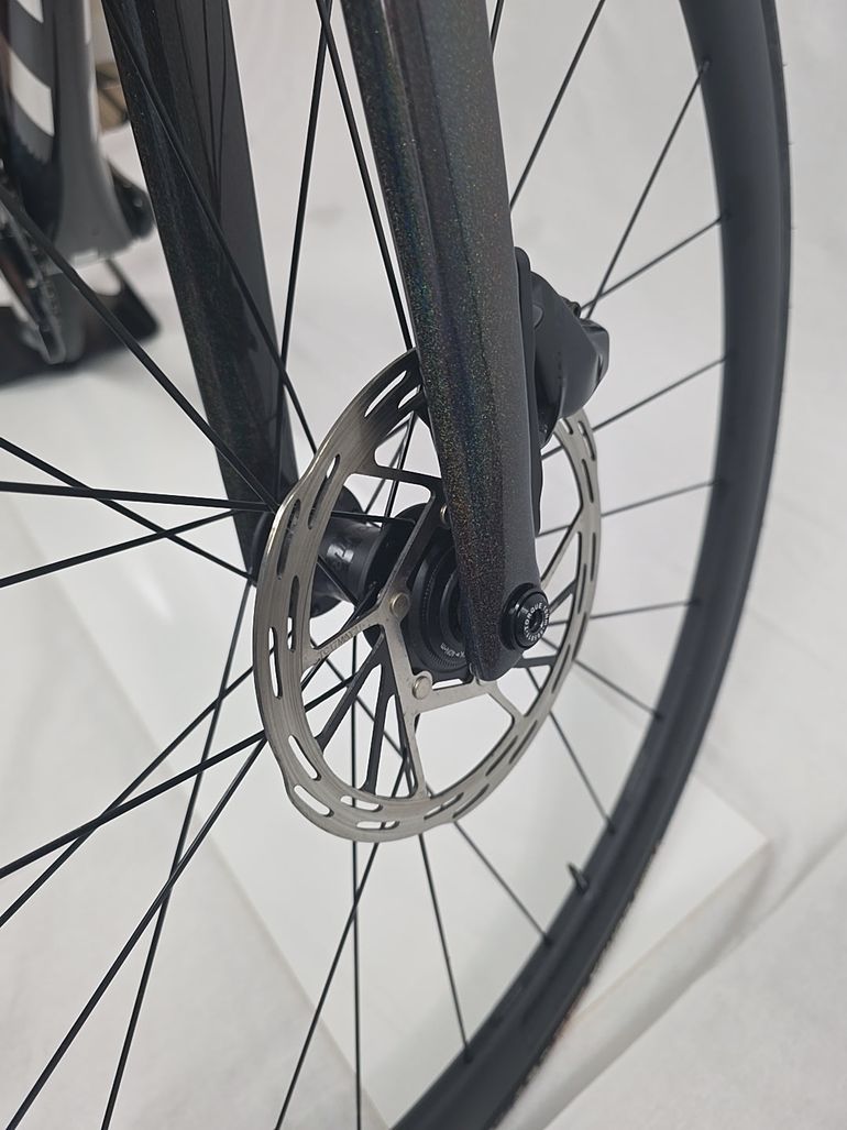 Used Trek Trek Emonda SL 6 SRAM Rival ETap AXS 2023 Road & Gravel, Black — image 10 of 12