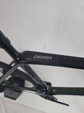 Used Trek Trek Emonda SL 6 SRAM Rival ETap AXS 2023 Road & Gravel, Black — image 7 of 12