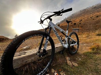 Used Specialized Epic Expert 2023 2023 Mountainbike, Blanco — image 6 of 8