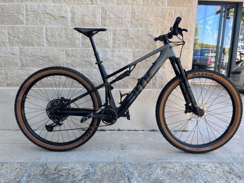 Used BMC Fourstroke AMP LT THREE 2024 2024 Mountainbike, Light Gray, 29 — image 1 of 5