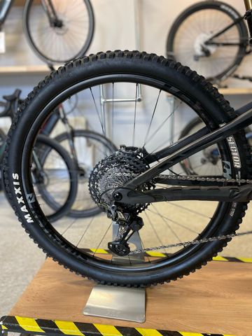 Used Pivot Shuttle Shimano XTR 2025 Mountainbike, Black — image 2 of 3