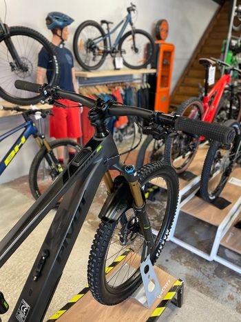 Used Pivot Shuttle Shimano XTR 2025 Mountainbike — image 3 of 3