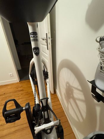 Used Specialized Tarmac SL8 Expert - Shimano Ultegra Di2 2025 2025 Road & Gravel, White — image 5 of 7