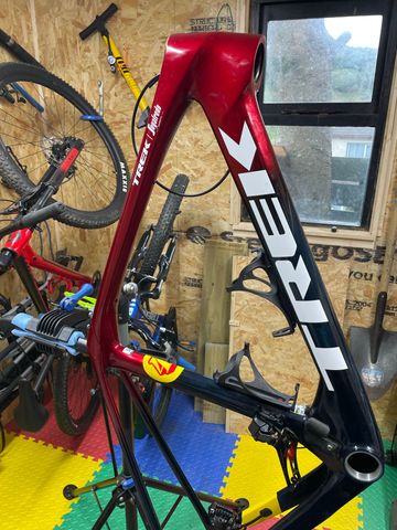 Gebrauchtes Trek Domane Shimano Ultegra Di2 2023 Road & Gravel, Rot — Bild 6 von 8