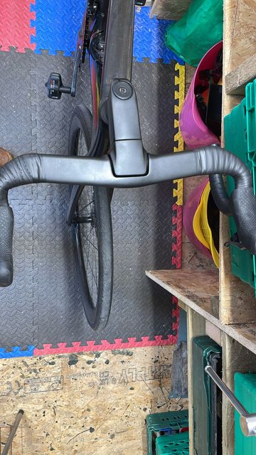 Gebrauchtes Trek Domane Shimano Ultegra Di2 2023 Road & Gravel, Rot — Bild 3 von 8