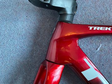 Gebrauchtes Trek Domane Shimano Ultegra Di2 2023 Road & Gravel, Rot — Bild 7 von 8