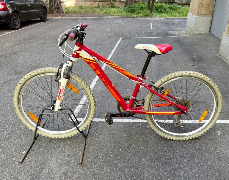 Used CUBE KID 240 Allroad girl 2018 2018 Youth, Red — image 1 of 5