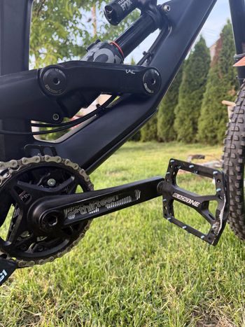 Used YT Industries YT Tues CF Downhill 2016 2016 Mountainbike, Black — image 15 of 23