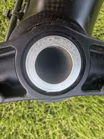 Used YT Industries YT Tues CF Downhill 2016 2016 Mountainbike, Black — image 9 of 23