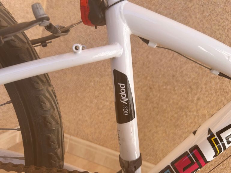 Used DECATHLON DECATHLON Custom Youth, White — image 4 of 12