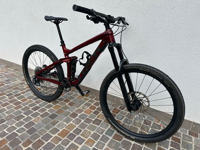 Used Trek Remedy 7 2022 2022 Mountainbike, Red, 27.5 — image 17 of 20