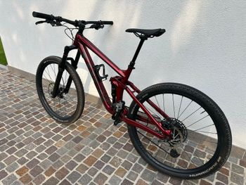 Used Trek Remedy 7 2022 2022 Mountainbike, Red, 27.5 — image 8 of 20
