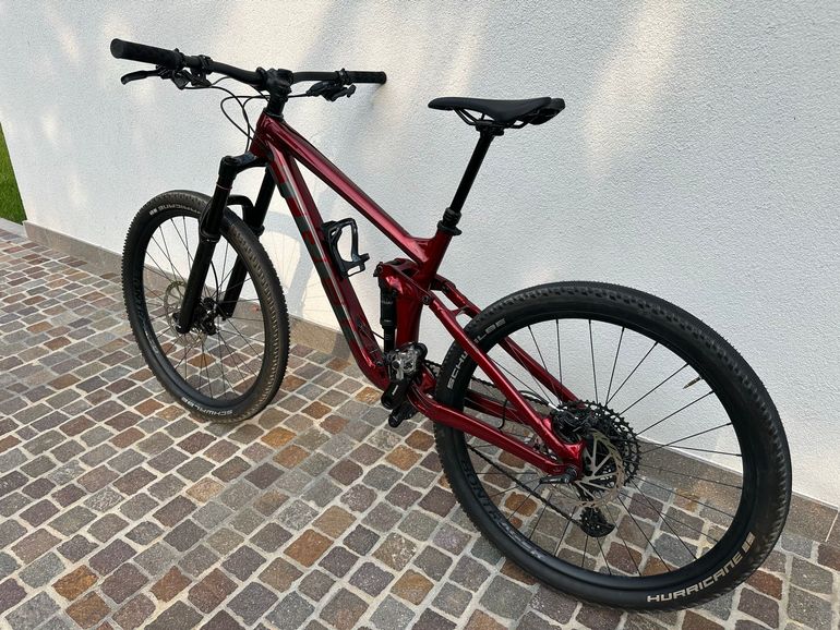 Used Trek Remedy 7 2022 2022 Mountainbike, Red, 27.5 — image 8 of 20