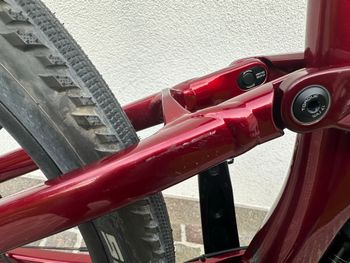 Used Trek Remedy 7 2022 2022 Mountainbike, Red, 27.5 — image 9 of 20